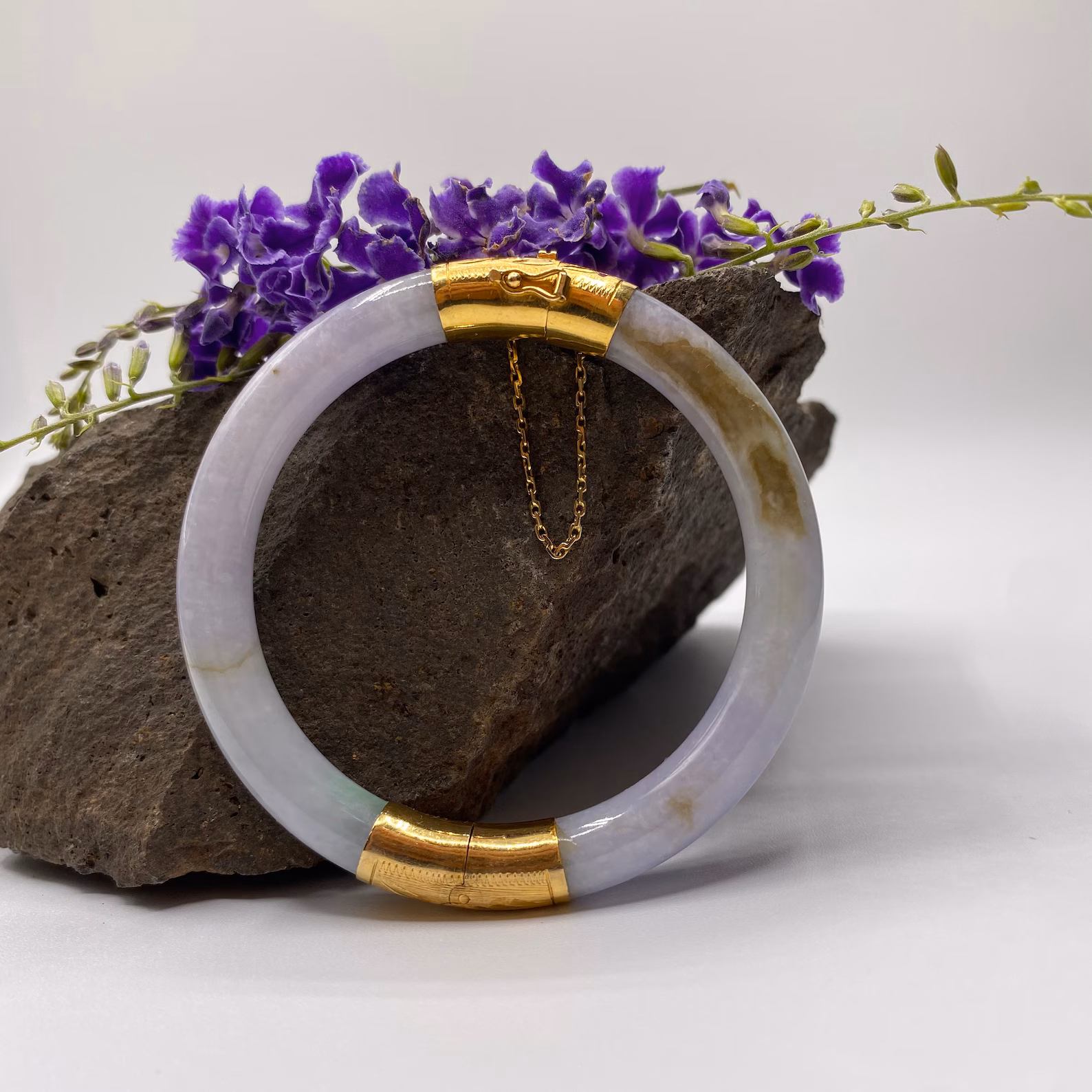 Light Lavender Jade 14K Yellow Gold Hinged Bangle | Light Lavender, White, Brown Color - Image 2